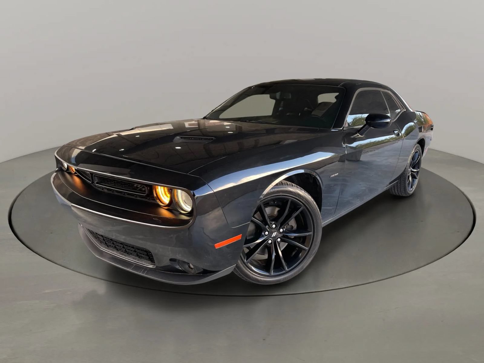 Used 2018 Dodge Challenger R/T w/ Blacktop Package RWD image 11