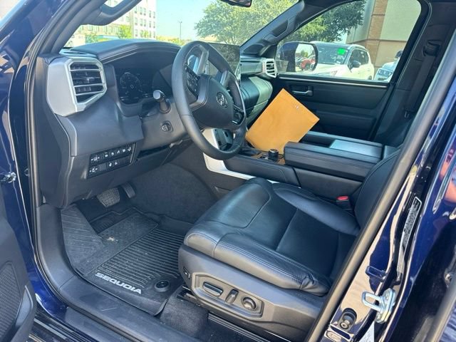 Used 2023 Toyota Sequoia Platinum AWD/4WD image 10