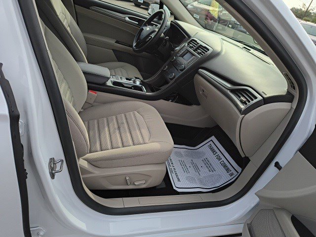 Used 2018 Ford Fusion SE image 18