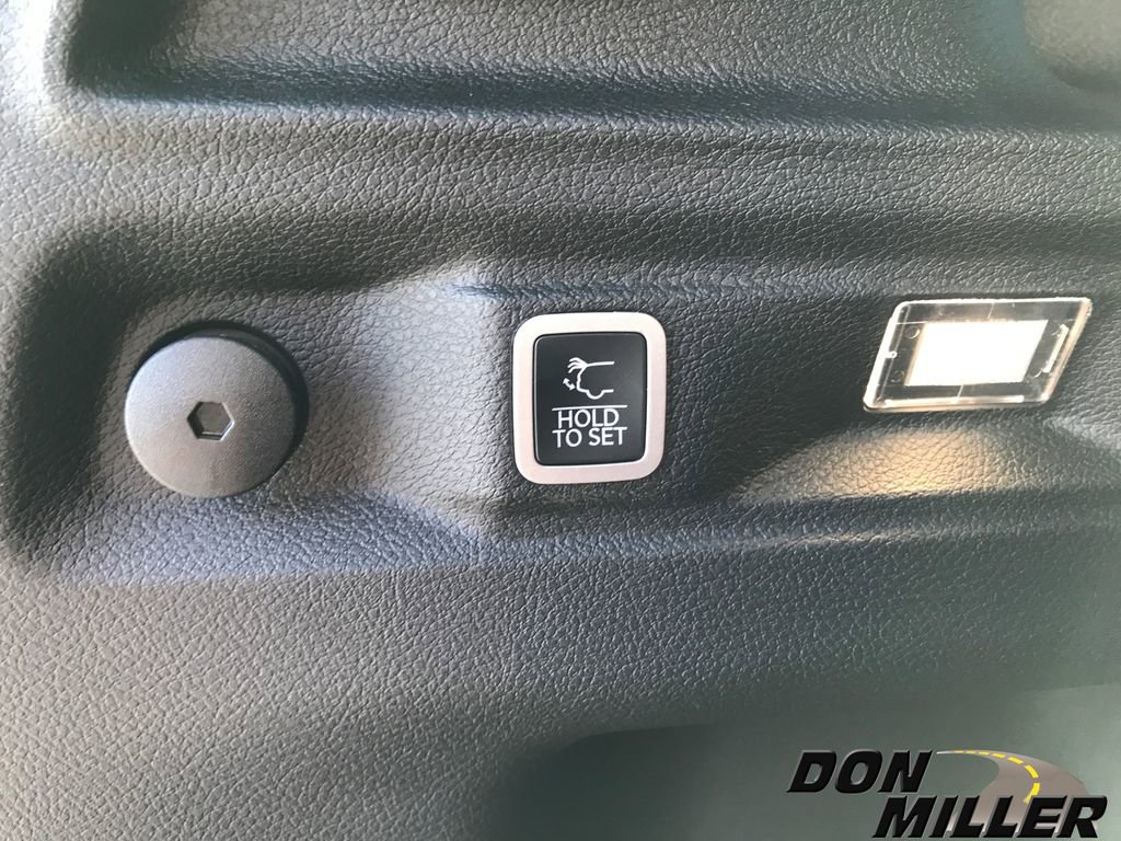 New 2025 Jeep Grand Cherokee L Altitude image 32