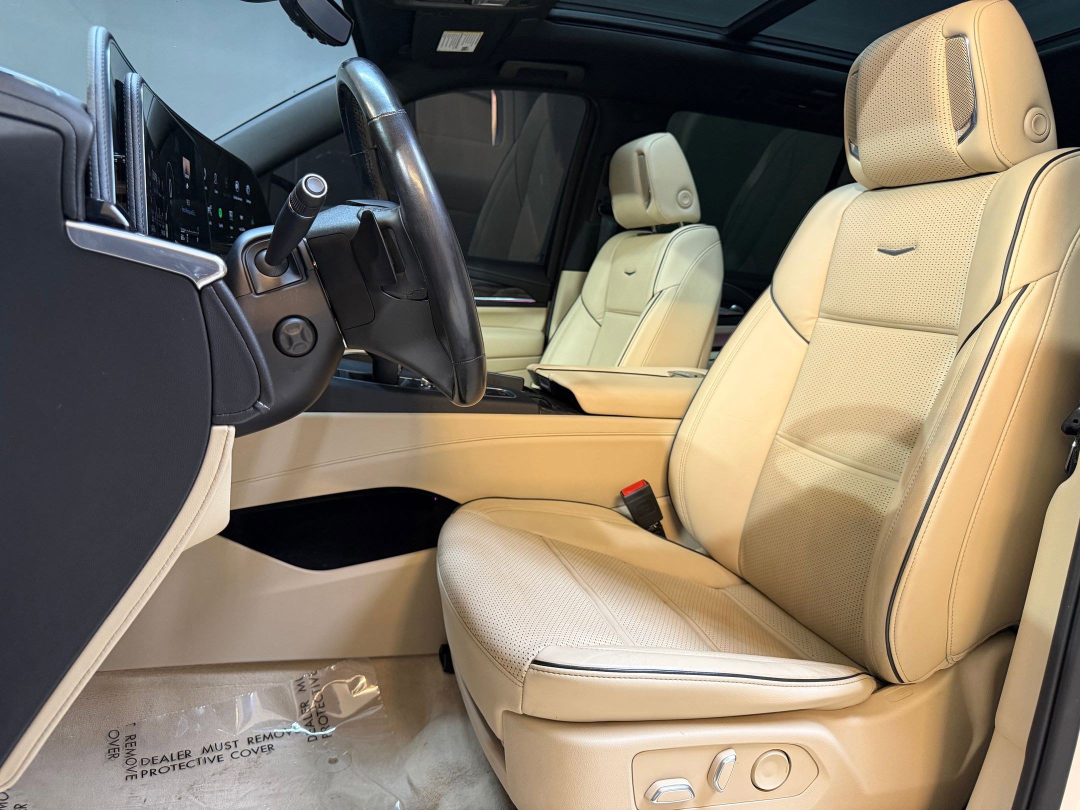 Used 2023 Cadillac Escalade Premium Luxury image 5