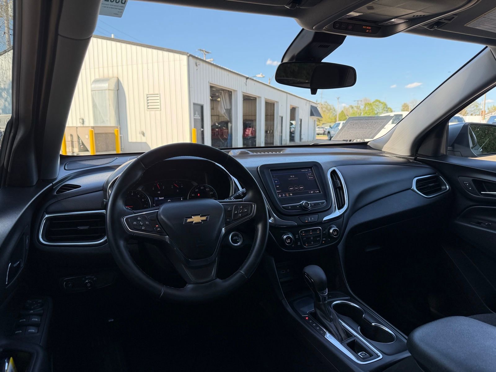 Used 2024 Chevrolet Equinox LT w/ LPO, Floor Liner Package FWD image 17