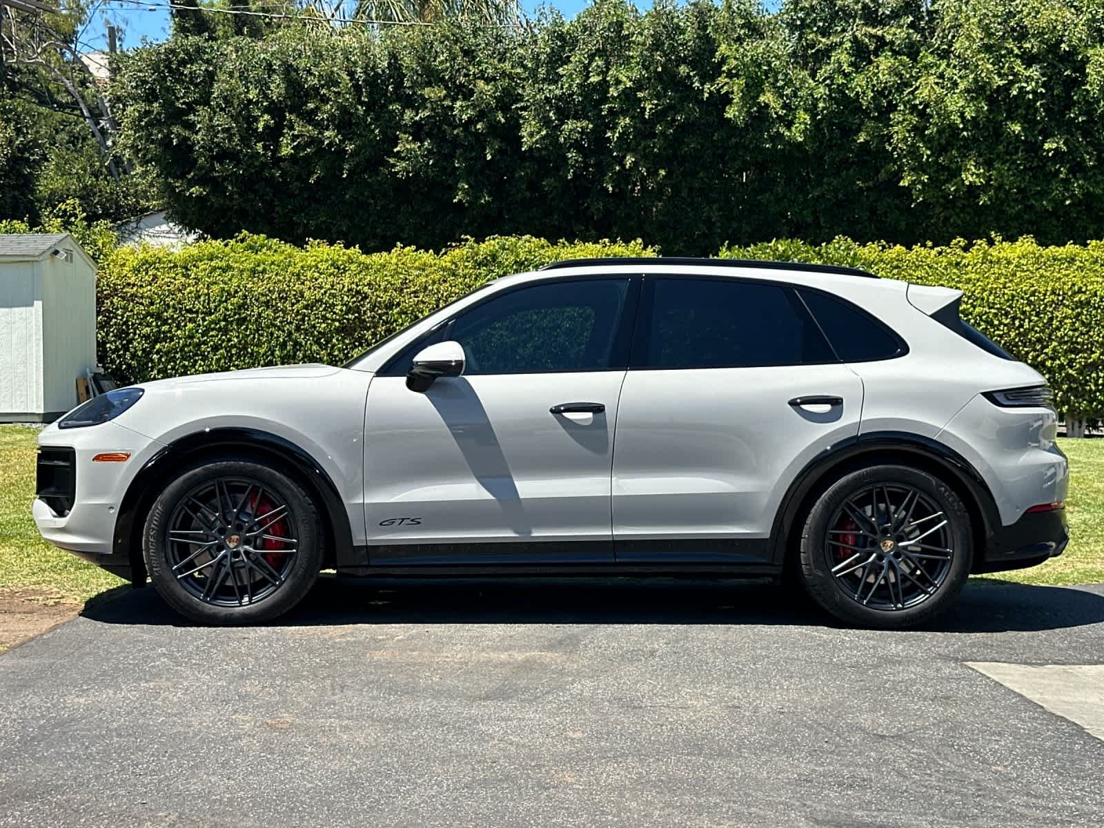 Certified 2025 Porsche Cayenne GTS AWD/4WD image 2