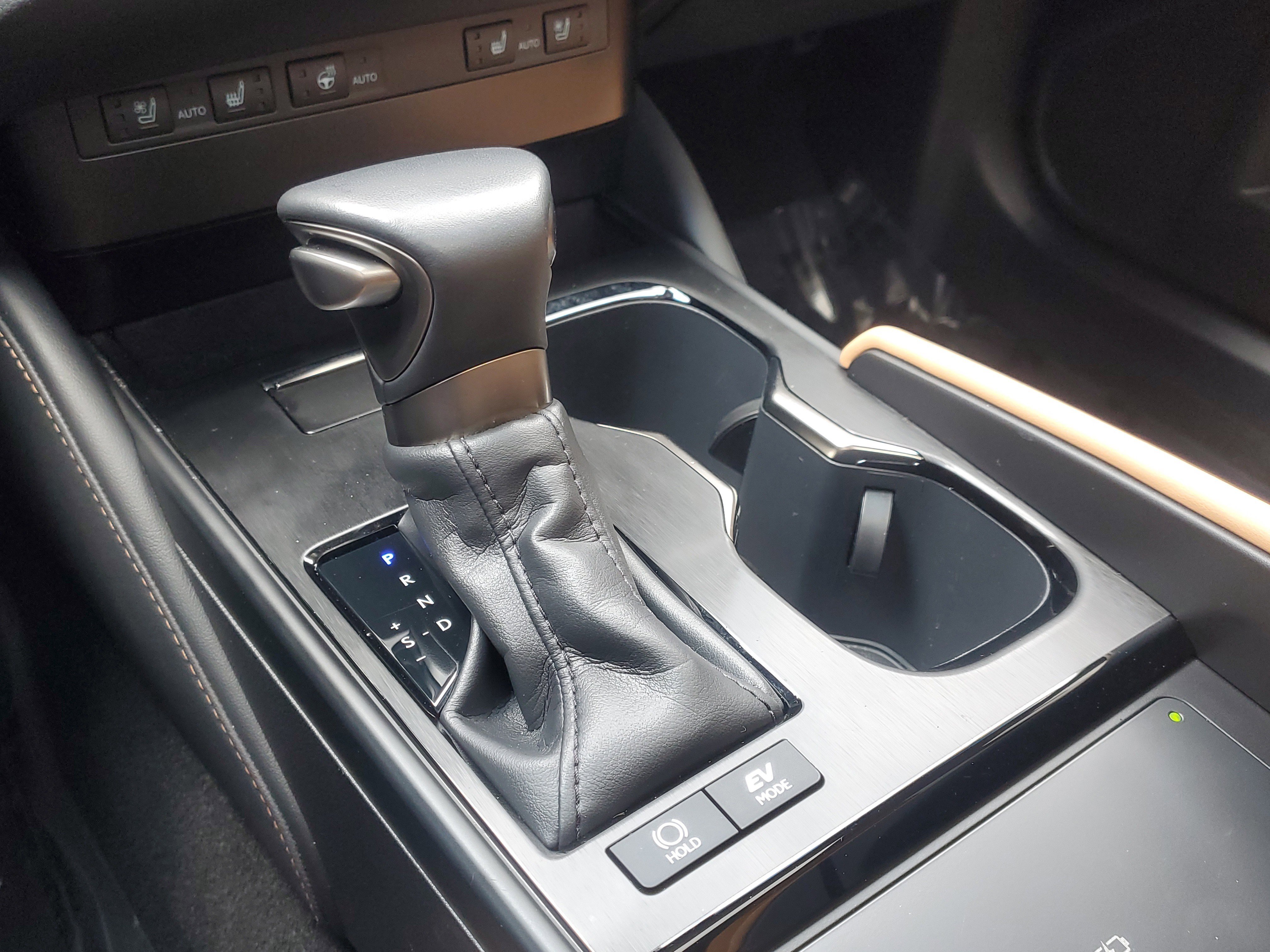 Used 2025 Lexus ES 300h w/ Premium Package FWD image 30