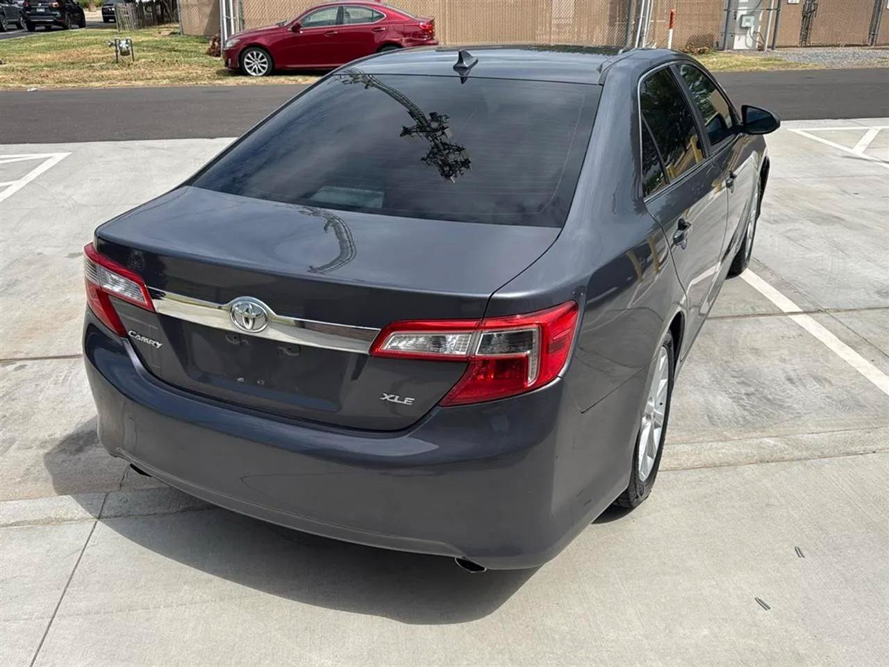 Used 2012 Toyota Camry XLE FWD image 12