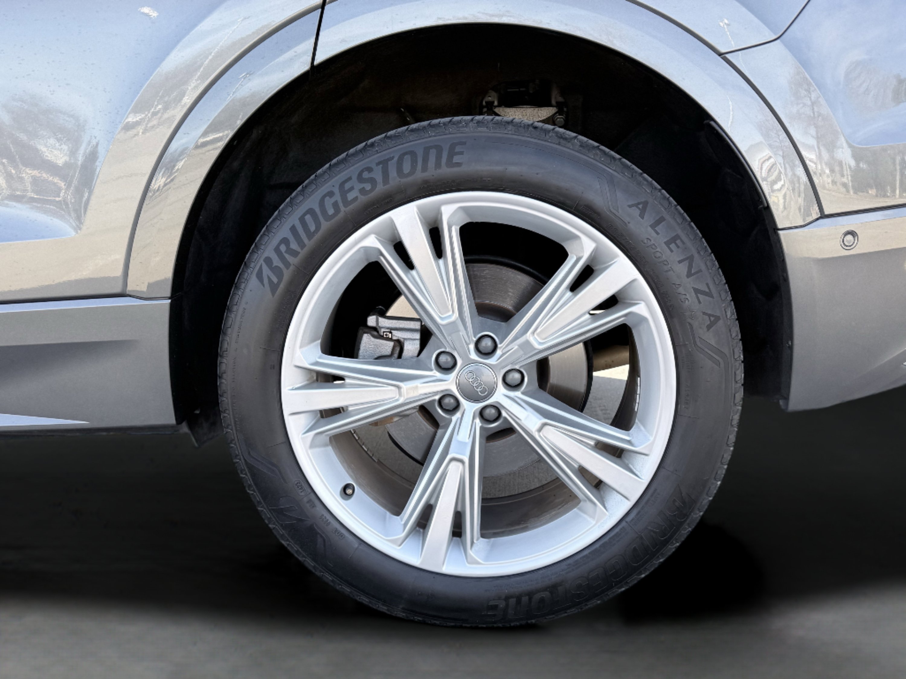 Used 2019 Audi Q8 Premium Plus w/ Premium Plus AWD/4WD image 12