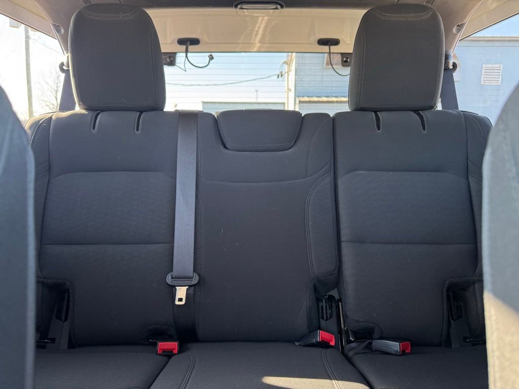 Used 2019 Jeep Wrangler Unlimited Sahara image 26