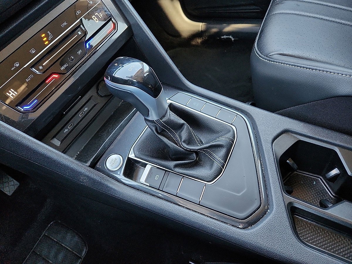 Used 2024 Volkswagen Tiguan SE image 12