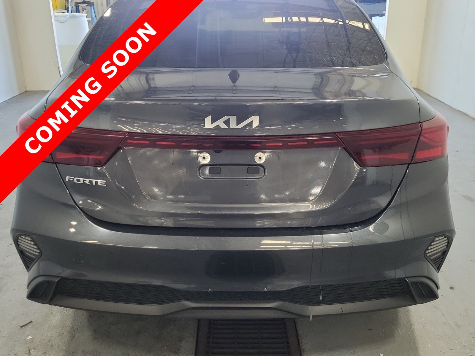 Used 2023 Kia Forte LXS FWD image 4