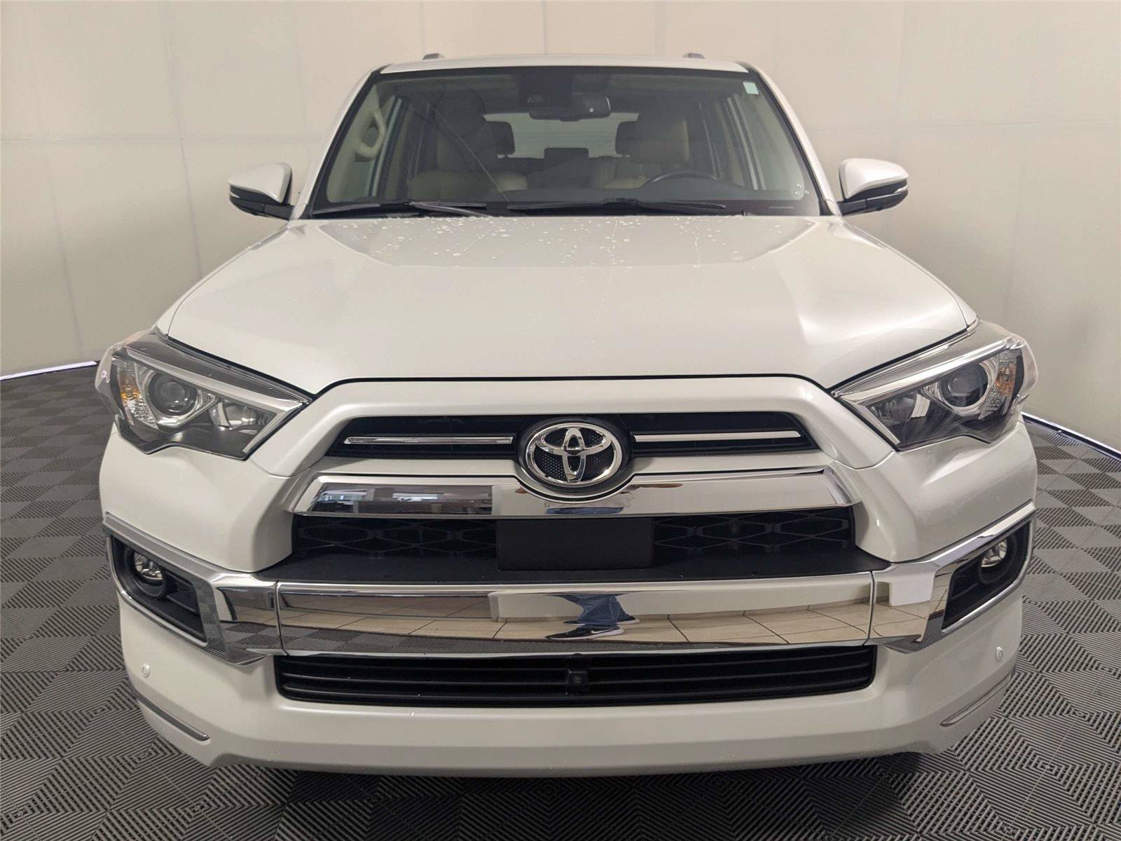 Used 2024 Toyota 4Runner Limited AWD/4WD image 3