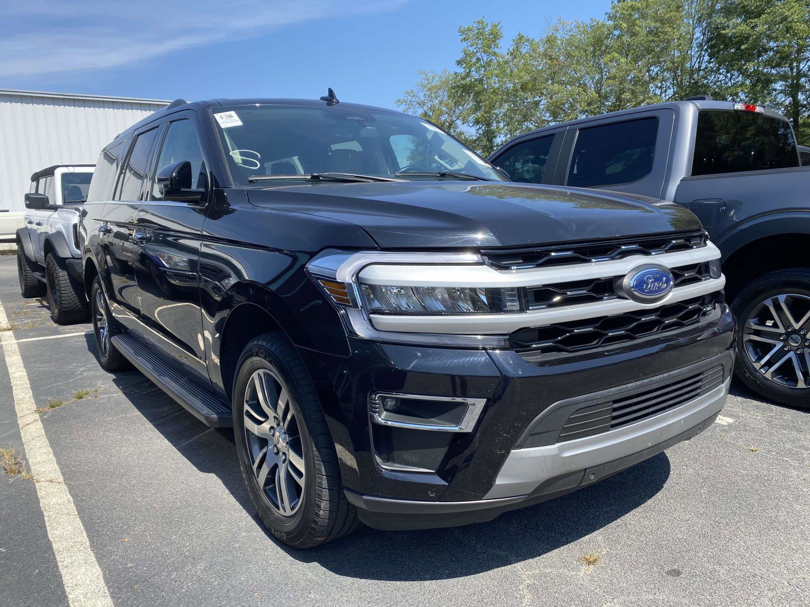 Used 2024 Ford Expedition Max Limited image 2