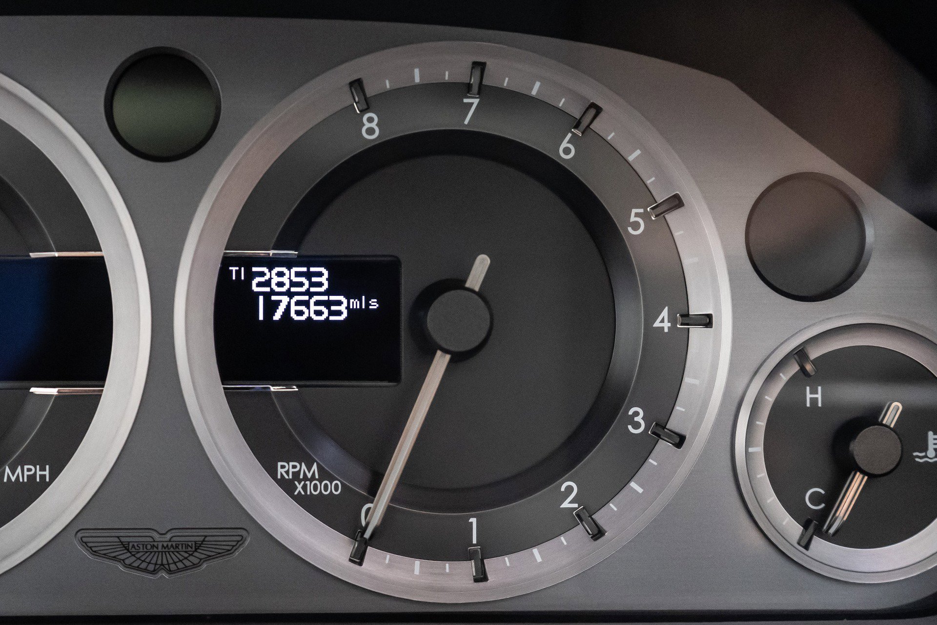 Used 2014 Aston Martin DB9 Volante image 22