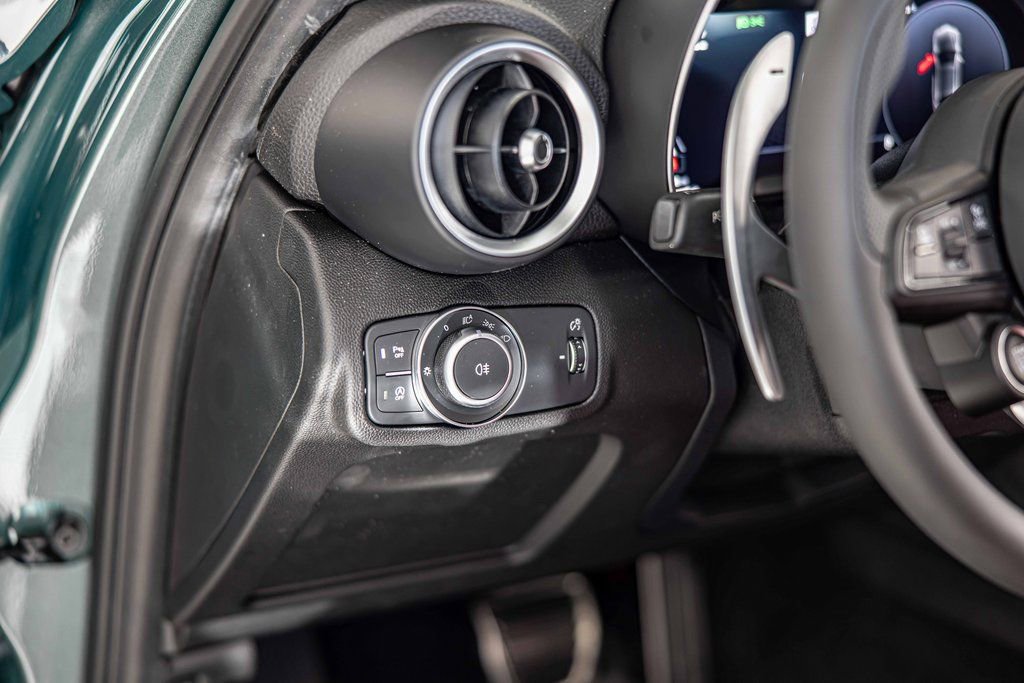 New 2025 Alfa Romeo Giulia AWD image 20