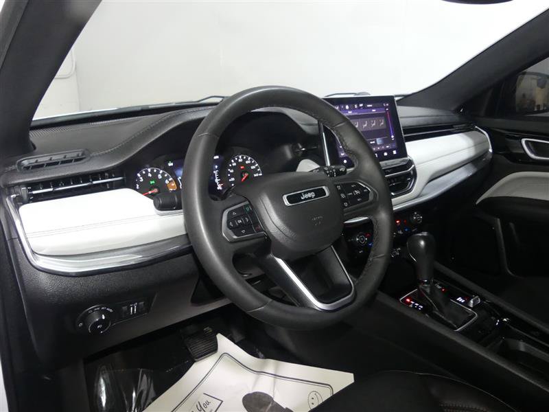 Used 2023 Jeep Compass Limited AWD/4WD image 23