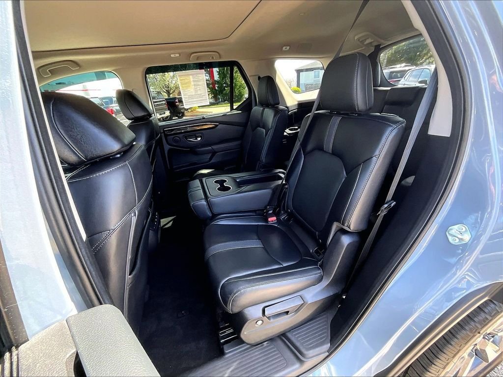 Used 2023 Honda Pilot Touring image 15
