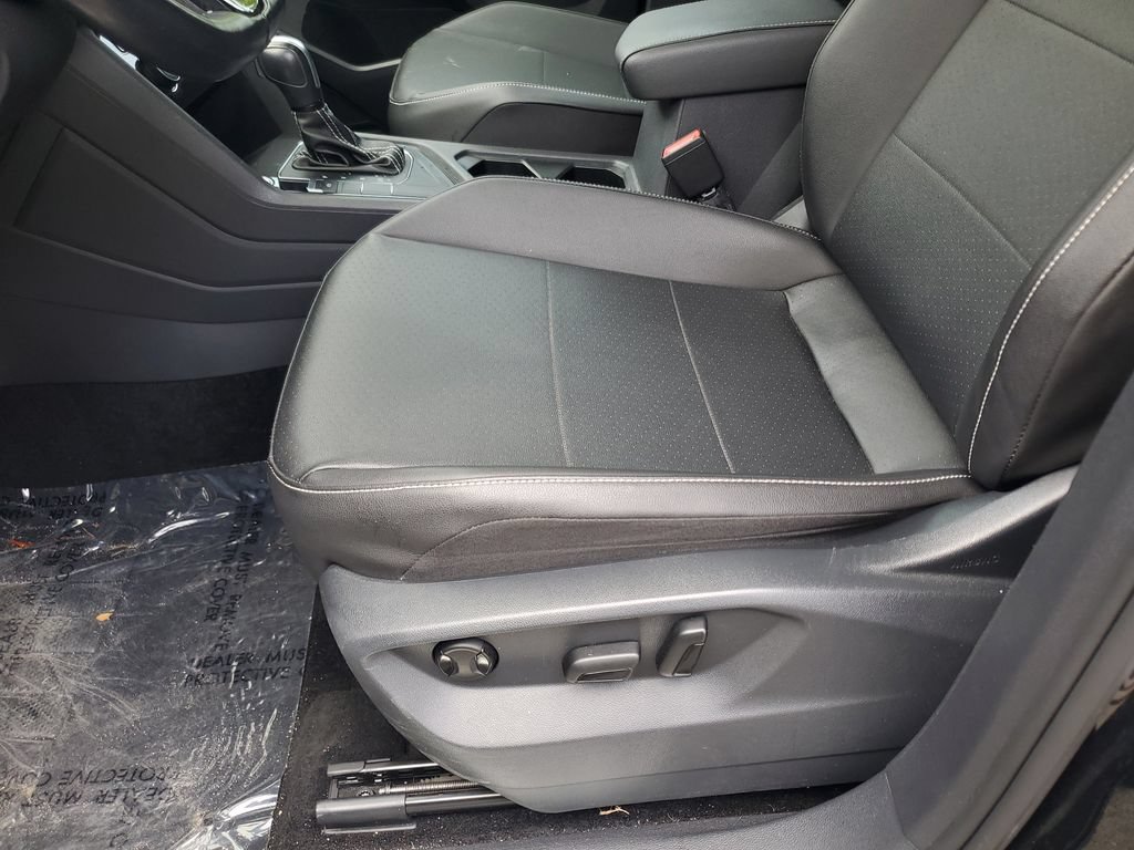 Used 2021 Volkswagen Tiguan SE R-Line FWD image 19