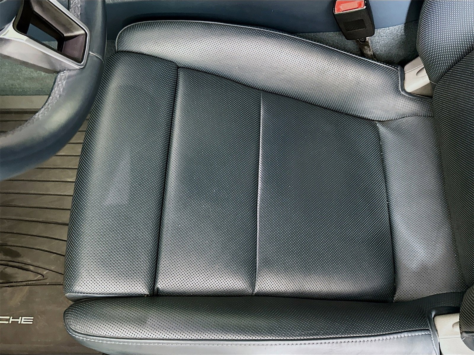 Used 2018 Porsche 718 Cayman image 19