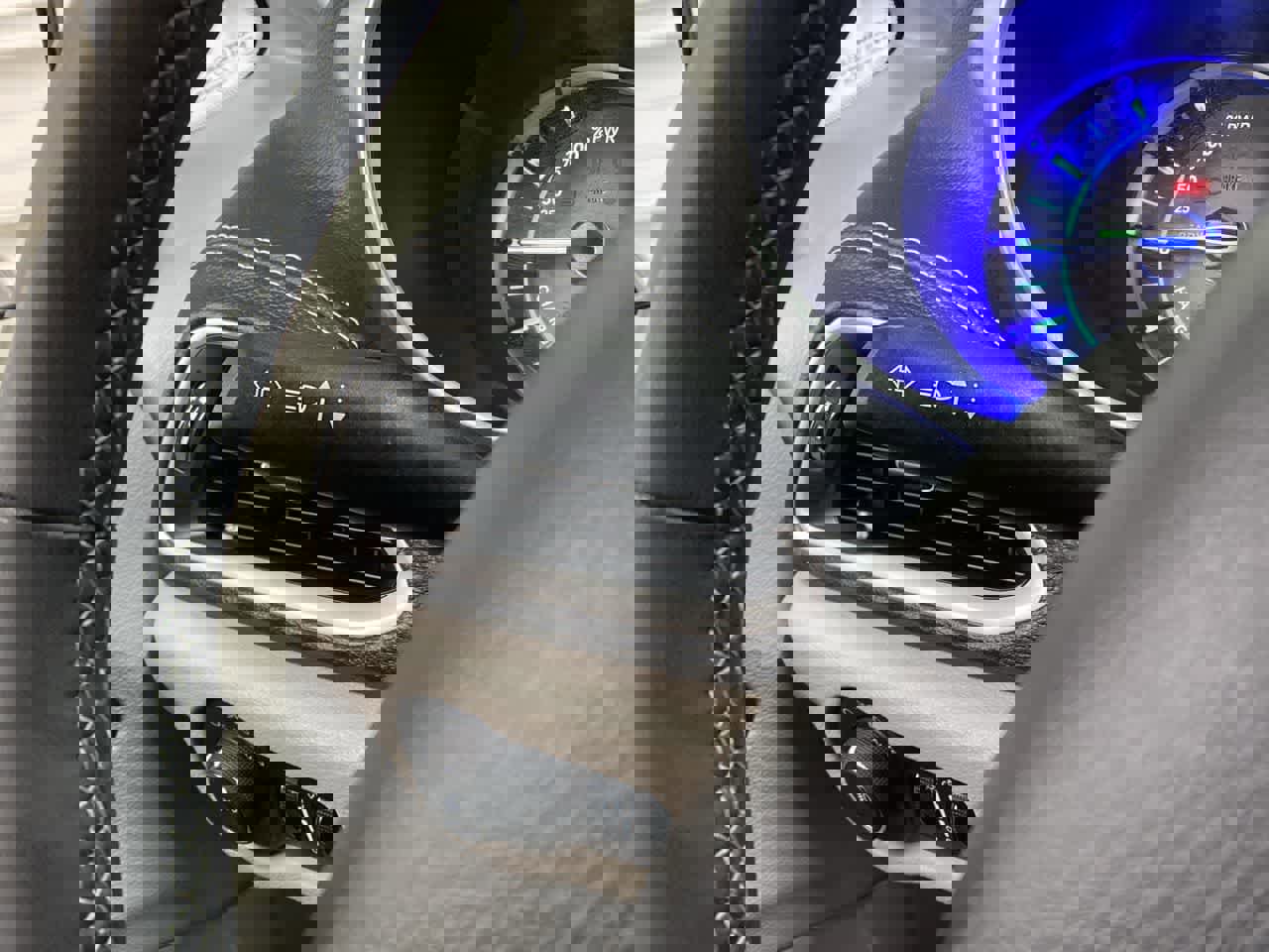 Used 2024 Chrysler Pacifica Select image 24