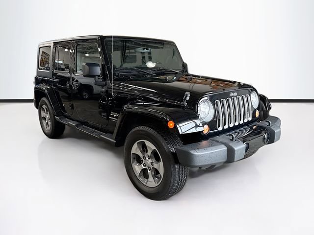 Used 2018 Jeep Wrangler Unlimited Sahara AWD/4WD image 3