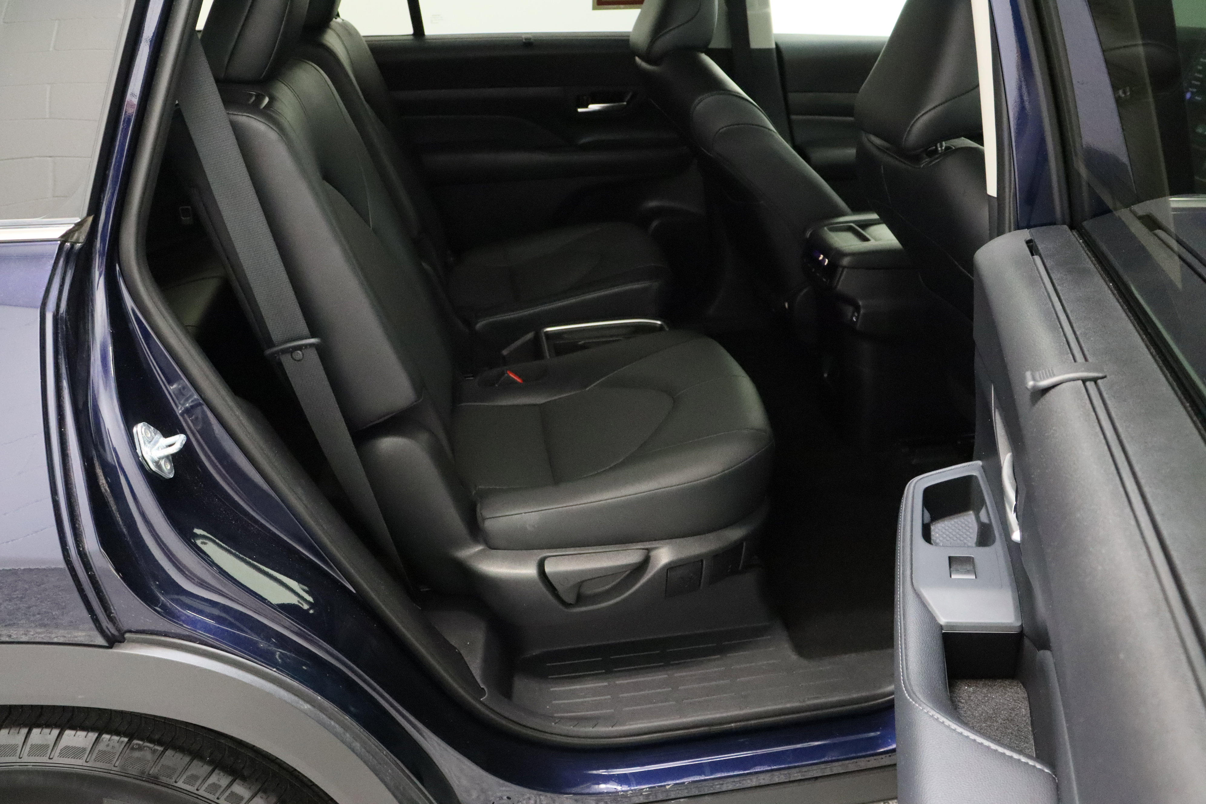 Certified 2025 Toyota Grand Highlander FWD image 37