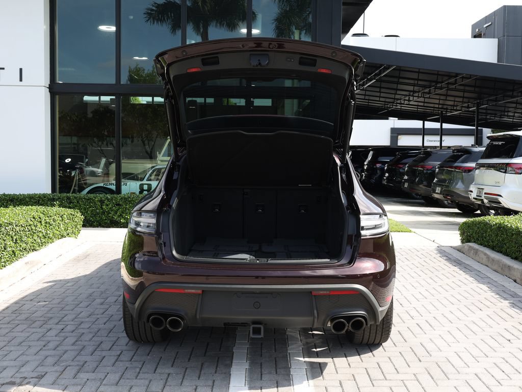 Used 2025 Porsche Macan Turbo AWD/4WD image 7
