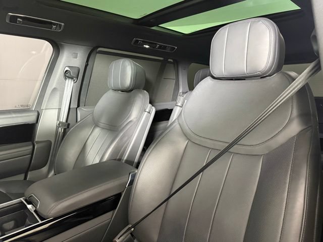 Used 2024 Land Rover Range Rover Long Wheelbase SE AWD/4WD image 15