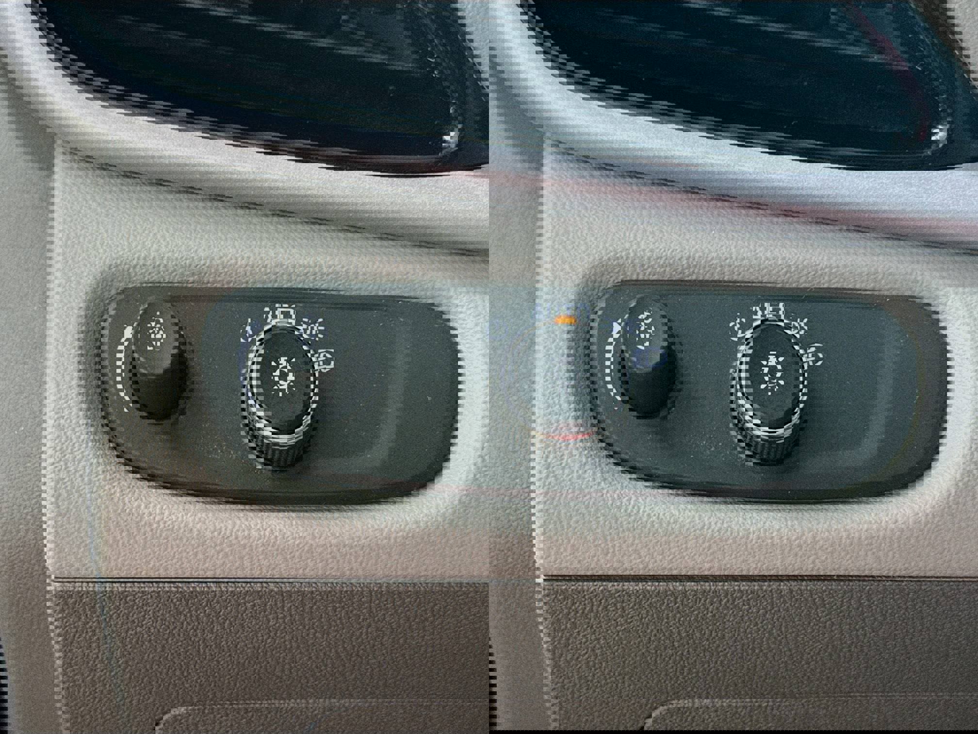 Used 2018 Chevrolet Volt LT w/ LT Driver Confidence Package image 11