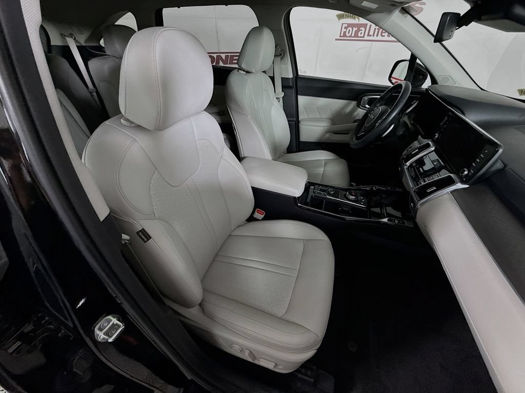Certified 2023 Kia Sorento SX Prestige w/ Panoramic Sunroof Package AWD/4WD image 35