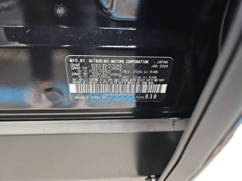 Used 2024 Mitsubishi Outlander 4WD Plug-In Hybrid image 32