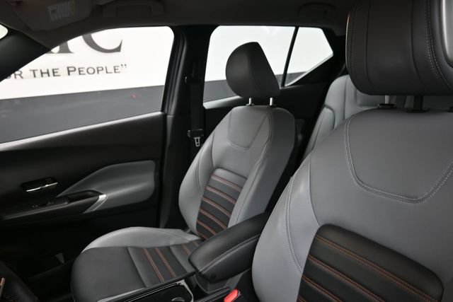 Used 2023 Nissan Kicks SR w/ SR Premium Package FWD image 16
