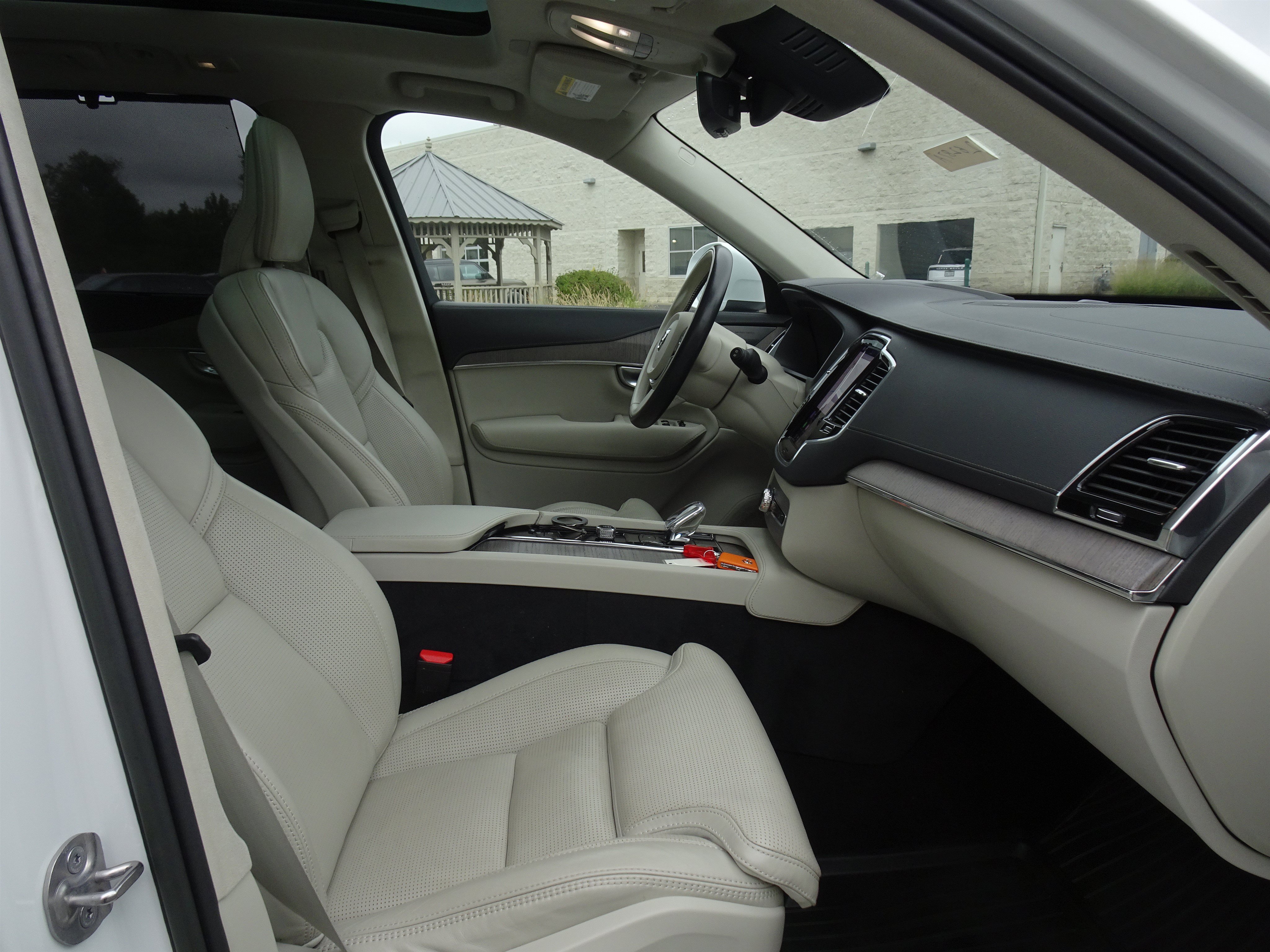 Used 2023 Volvo XC90 T8 Ultimate w/ Lounge Package AWD/4WD image 23
