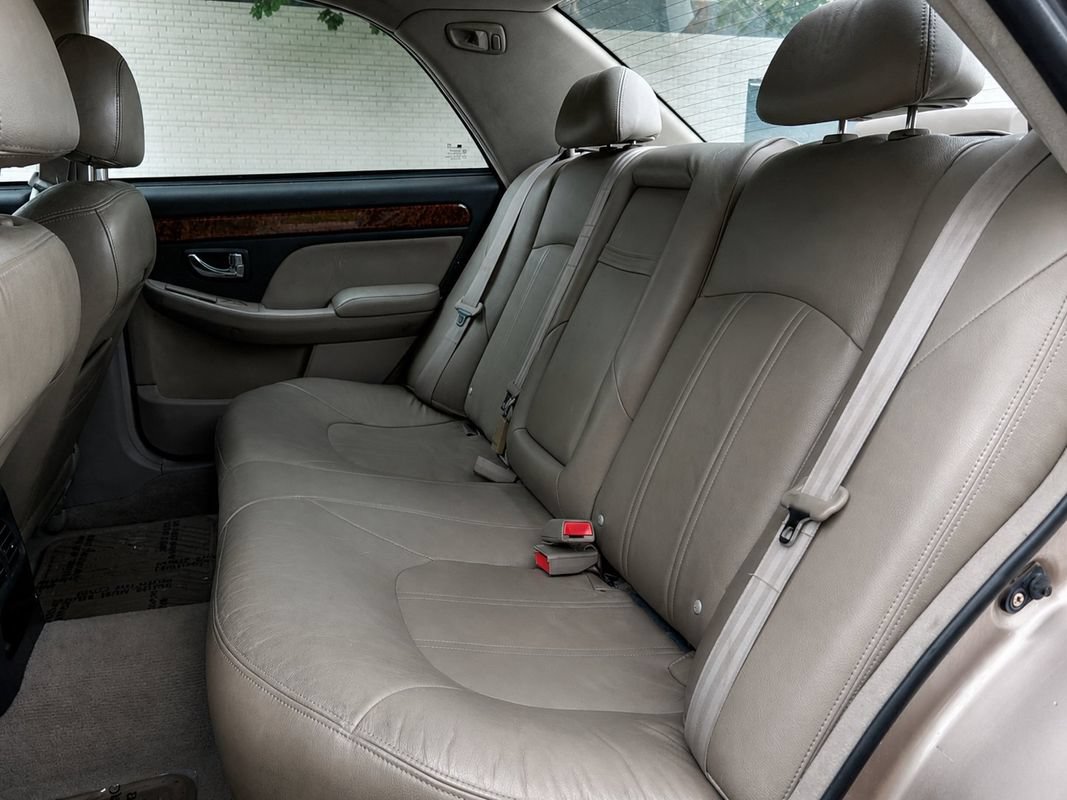 Used 2005 Hyundai XG350 L FWD image 14