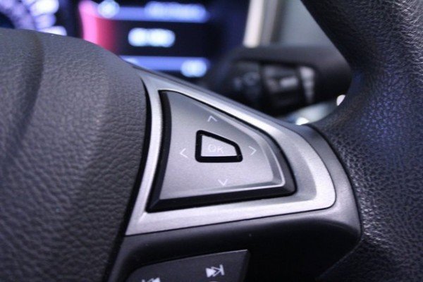 Used 2020 Ford Fusion SE image 16