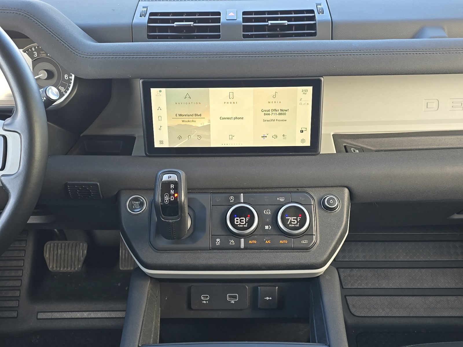 Used 2023 Land Rover Defender 110 SE image 17