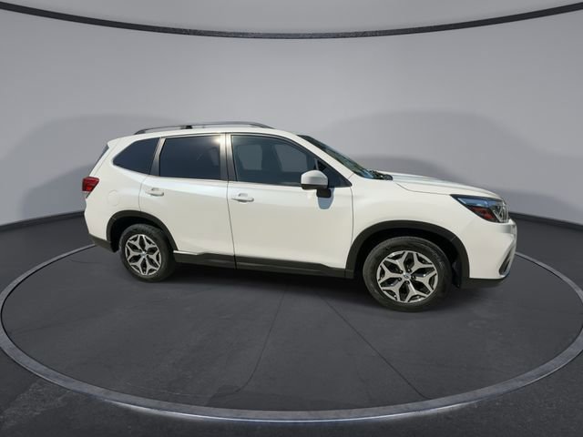 Used 2020 Subaru Forester Premium AWD/4WD image 9