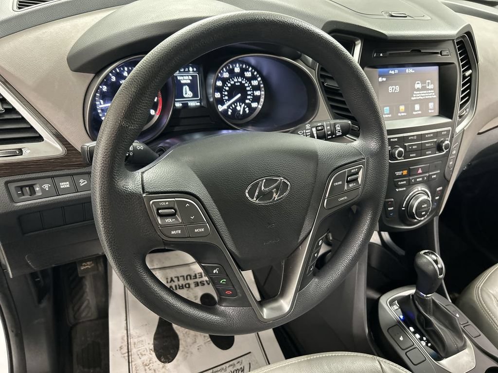 Used 2017 Hyundai Santa Fe Sport w/ 2.4L Value Package 06 AWD/4WD image 4