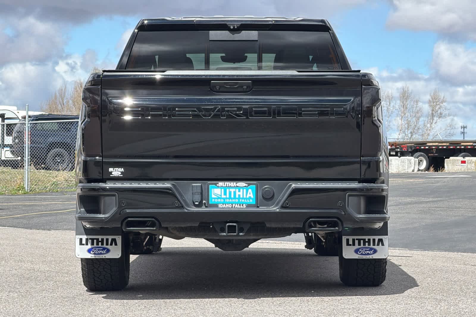 Used 2023 Chevrolet Silverado 1500 High Country w/ Technology Package image 7