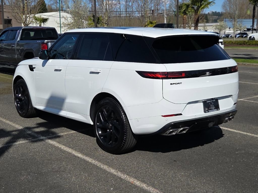 Used 2025 Land Rover Range Rover Sport Dynamic SE image 3