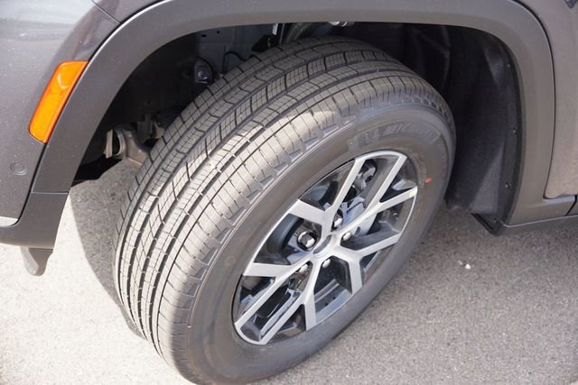 New 2025 Jeep Grand Cherokee L Limited w/ Luxury Tech Group II image 9