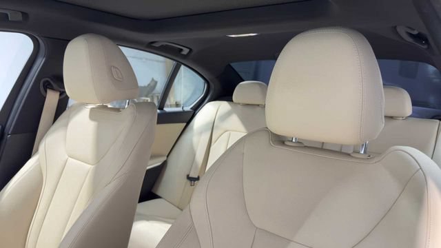 Used 2019 BMW 330i Sedan w/ Premium Package RWD image 23