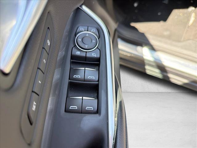 Used 2025 Cadillac XT4 Premium Luxury FWD image 10