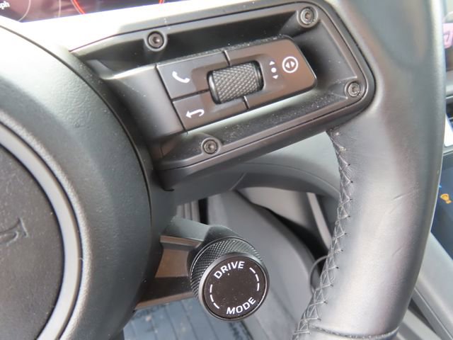 Used 2020 Porsche Taycan 4S image 20