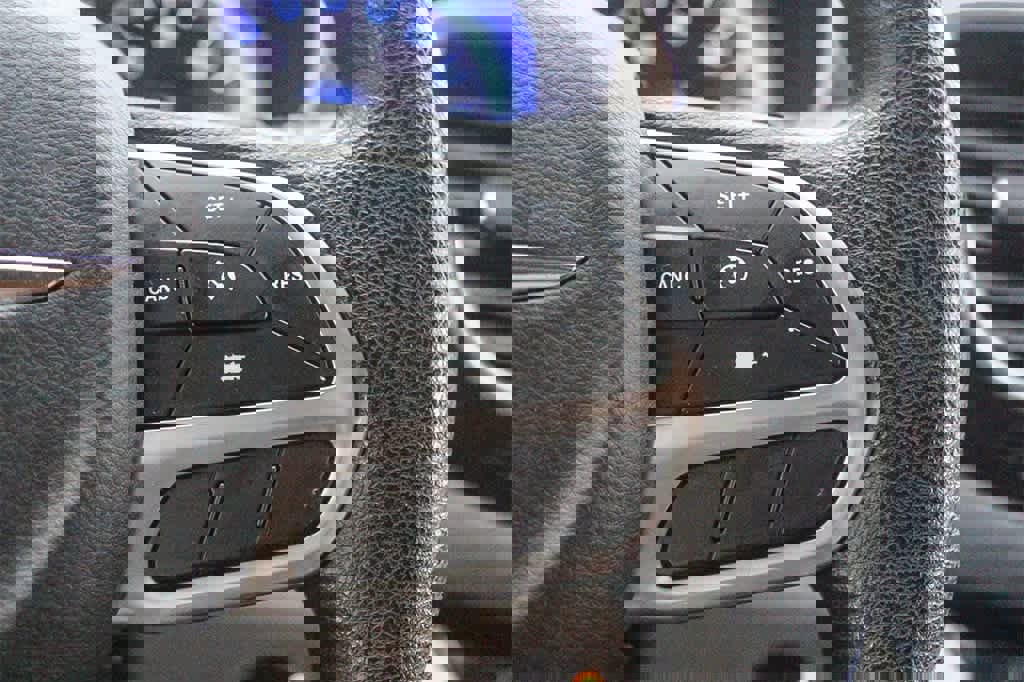 Used 2021 Chrysler Voyager Lxi image 33