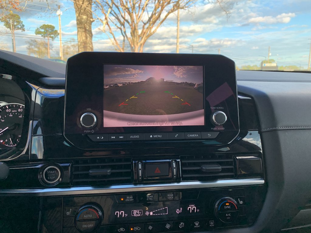 Used 2022 Nissan Pathfinder SV image 16