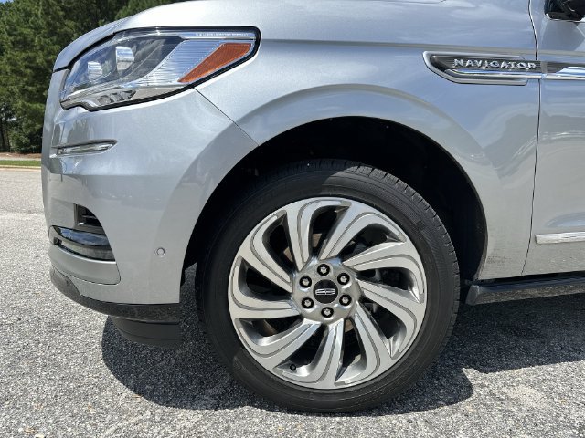 Used 2024 Lincoln Navigator L Reserve AWD/4WD image 10