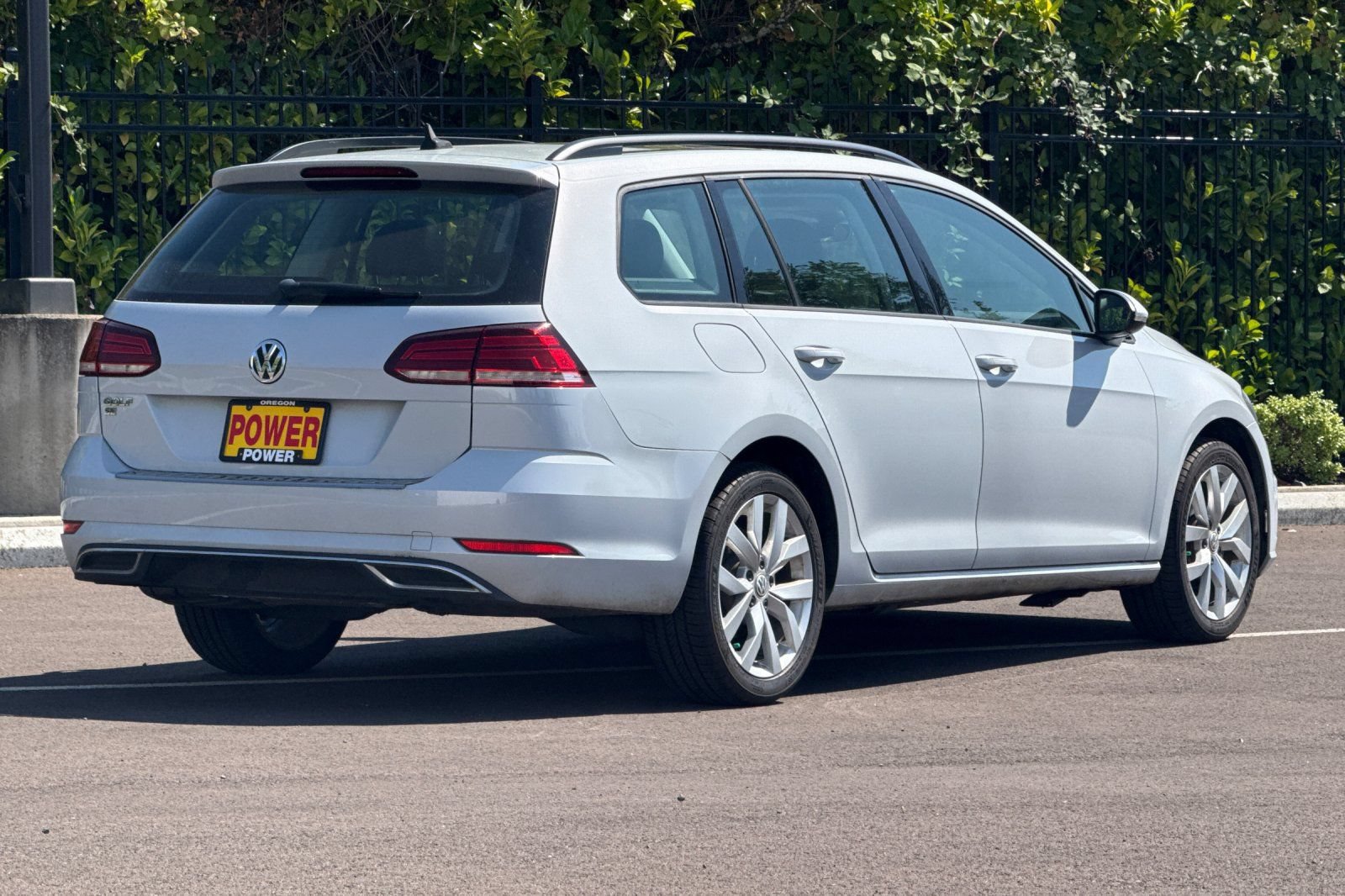 Used 2019 Volkswagen Golf S FWD image 4