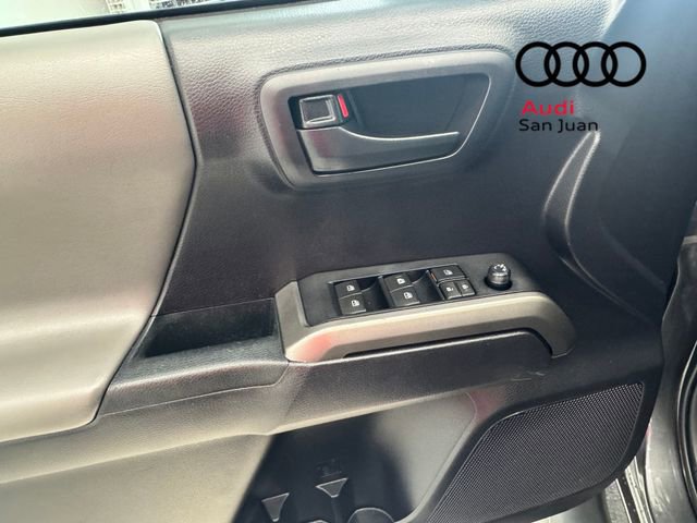 Used 2020 Toyota Tacoma SR5 RWD image 31