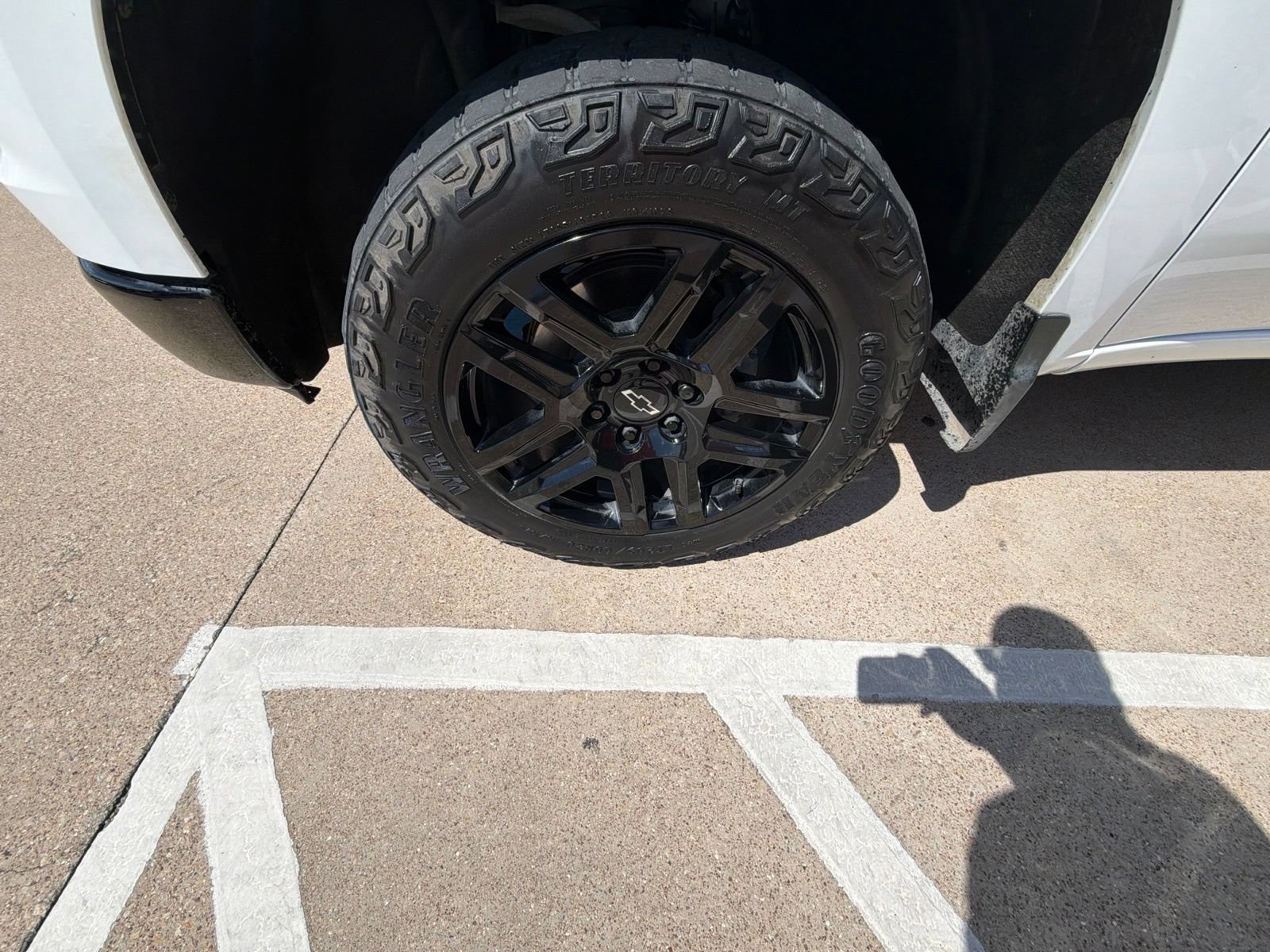 Used 2024 Chevrolet Silverado 1500 LT Trail Boss w/ Convenience Package II AWD/4WD image 8