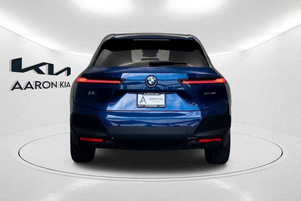 Used 2023 BMW iX xDrive50 AWD/4WD image 5