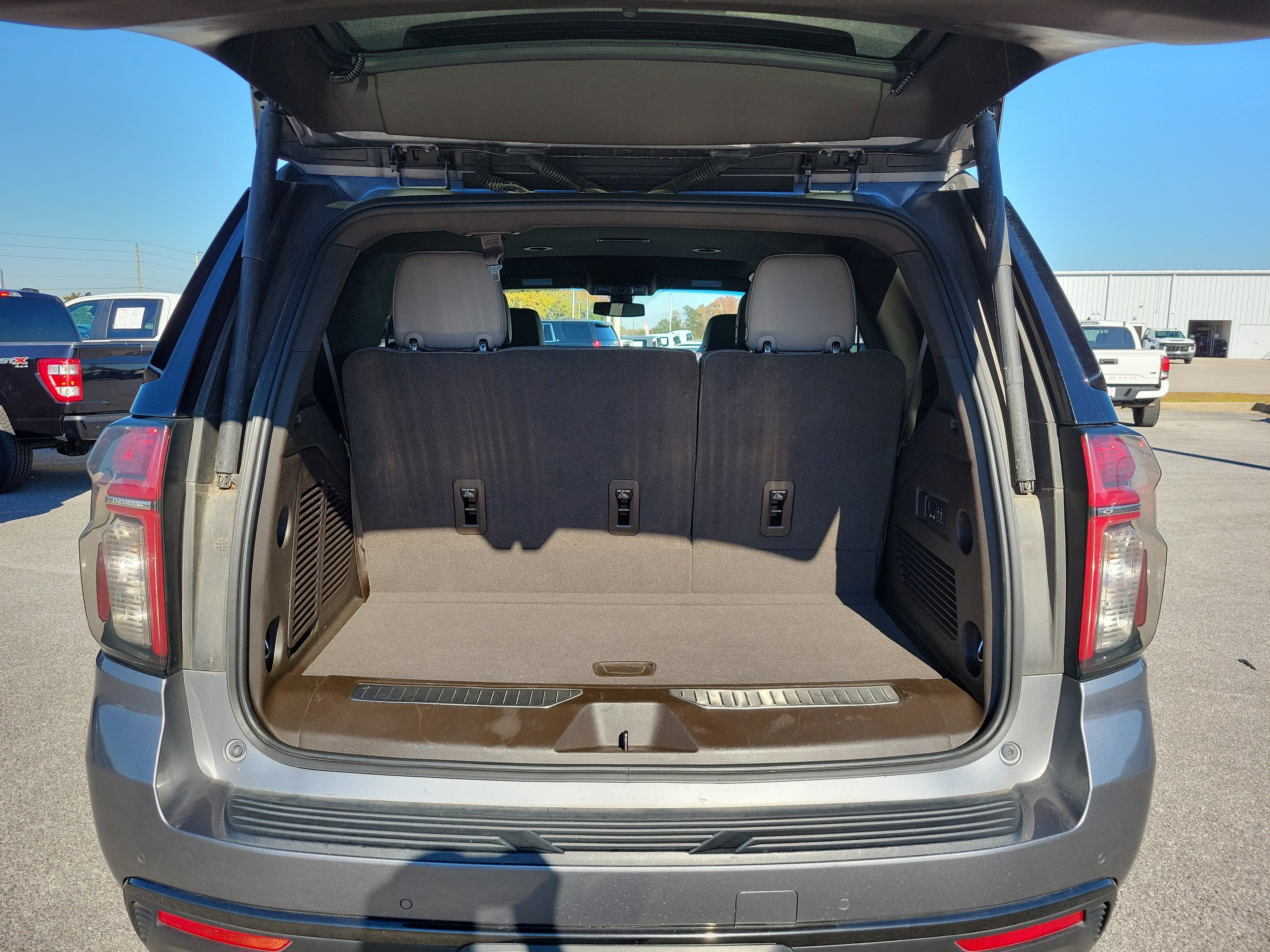 Used 2021 Chevrolet Tahoe Z71 w/ Z71 Off-Road Package image 11